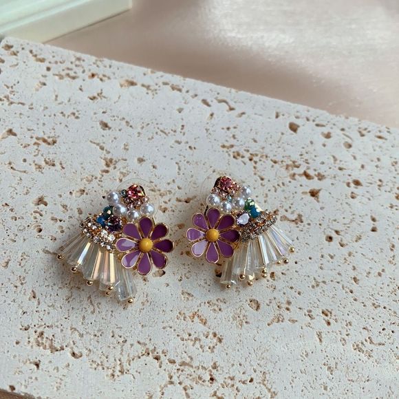 Handmade Flower Beaded Earrings Studs - Picture 4 of 4